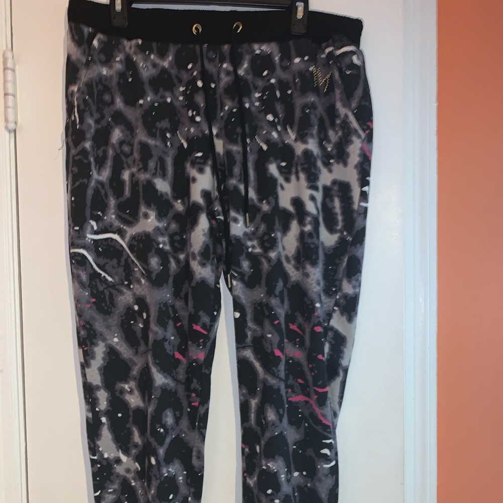 Jogging Suit - Picture 3 of 5